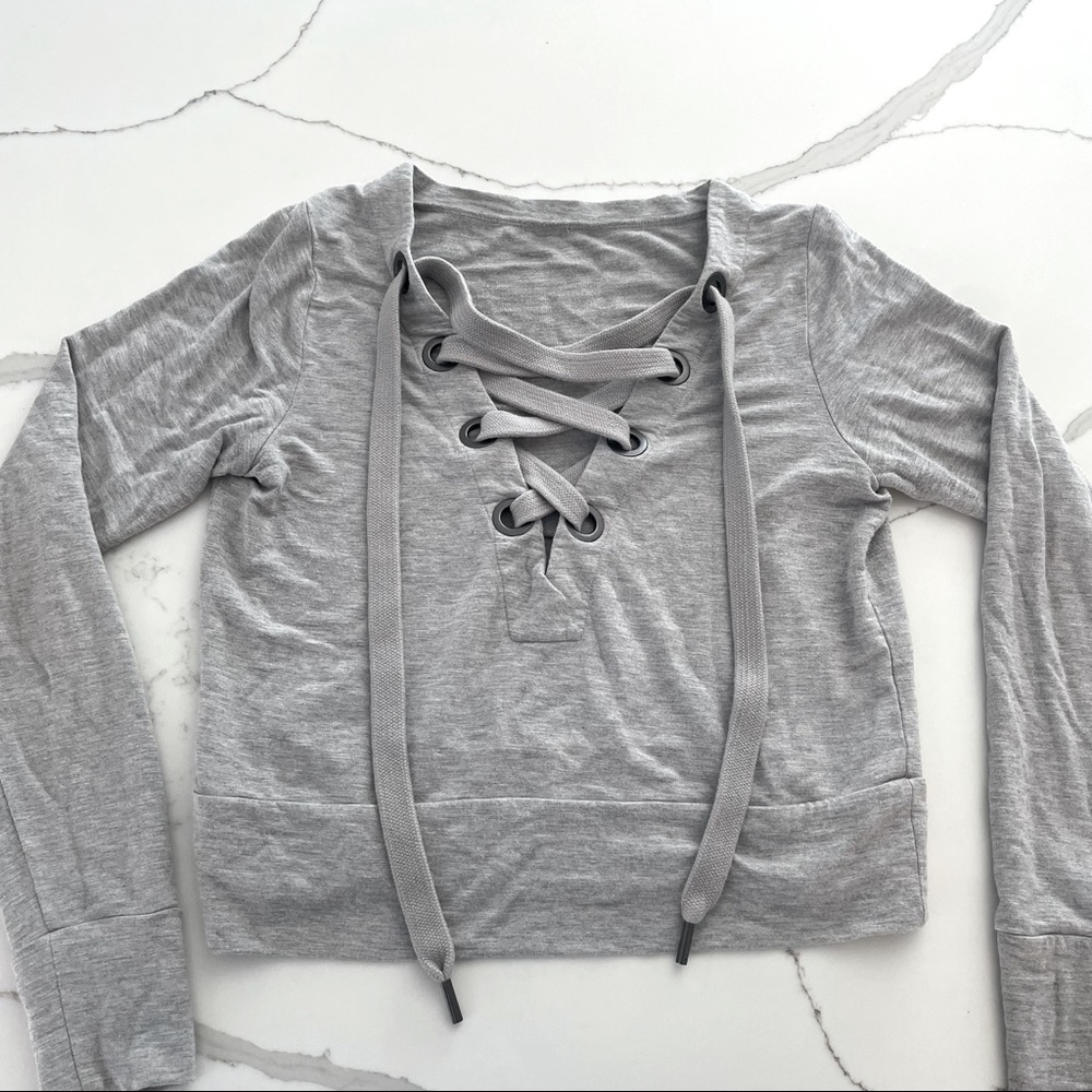 ALO yoga sweatshirt size small